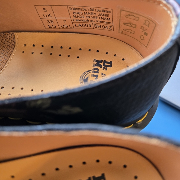 Dr. Martens Women's 8065 Floral Decay Black Mary Janes - Picture 4 of 7